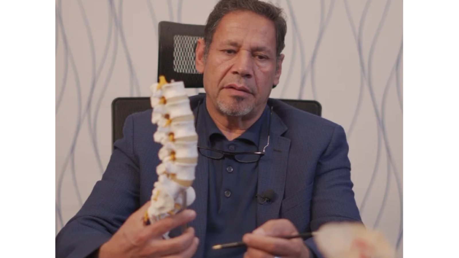 افضل دكتور جراحة العمود الفقري