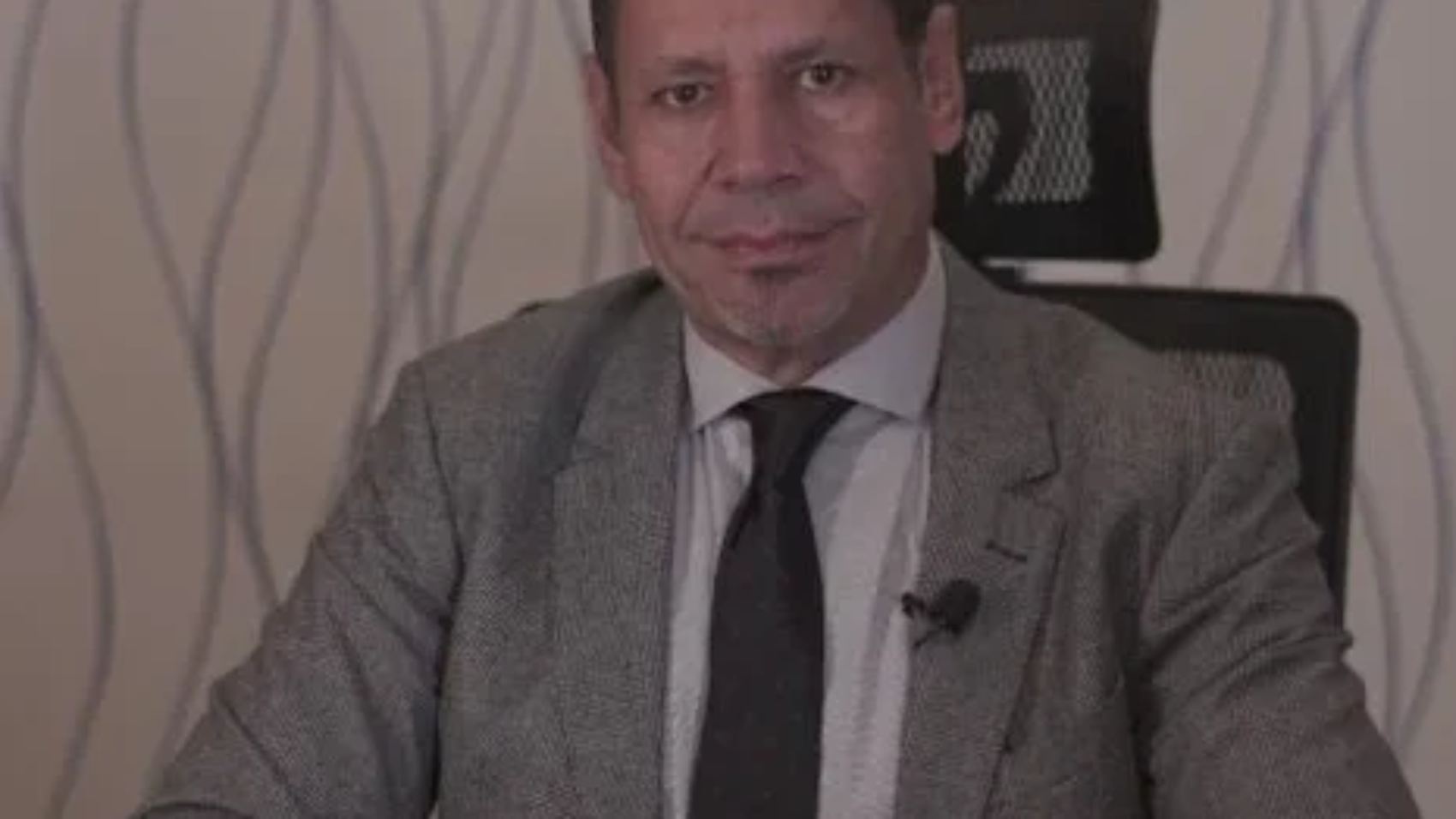 الاستاذ الدكتور يسري الحميلي استشاري المخ والأعصاب