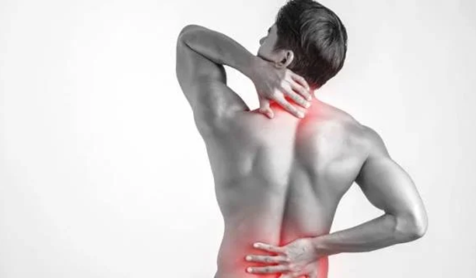 أحدث تقنيات التدخل المحدود لعلاج آلام العمود الفقري دون جراحة تقليدية في السعودية