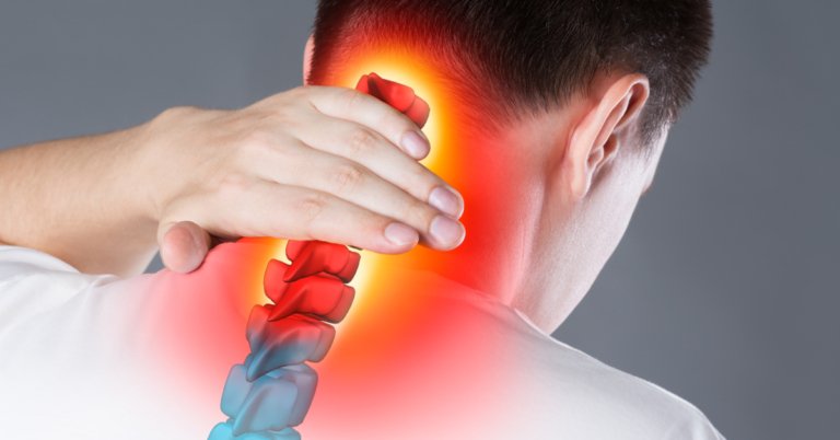 أعراض غضروف الرقبة وأسبابها وطرق علاجها