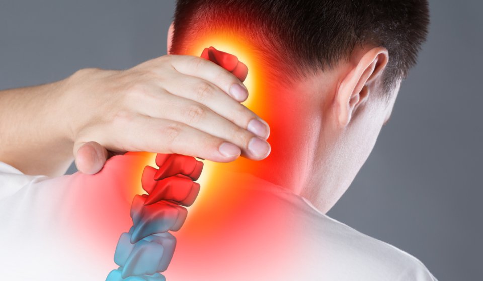 أعراض غضروف الرقبة وأسبابها وطرق علاجها